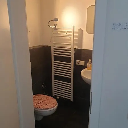 Apartment Final Destination Fly Away *