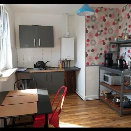 Apartment Final Destination Fly Away *