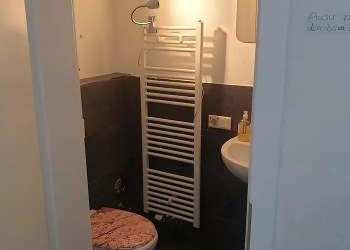 Apartment Final Destination Fly Away *