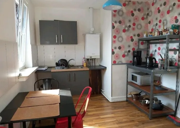 Apartment Final Destination Fly Away *